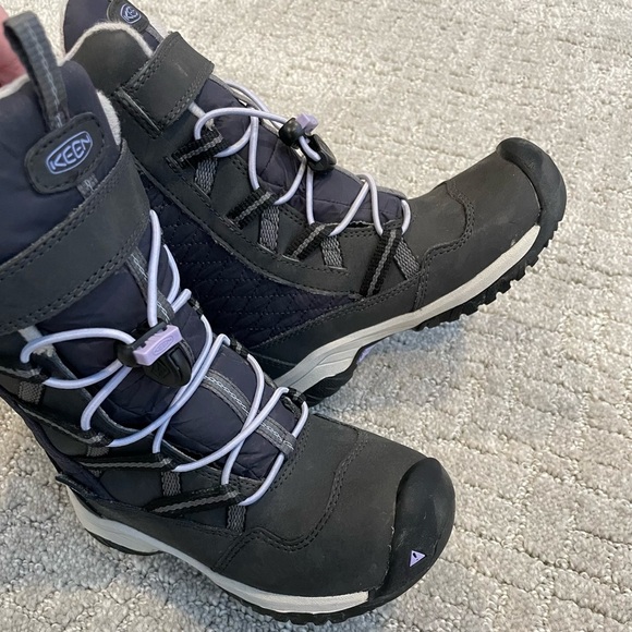 Keen Other - Keen Hoodoo Black & Sweet Lavender Unisex Waterproof Boots Size 9
